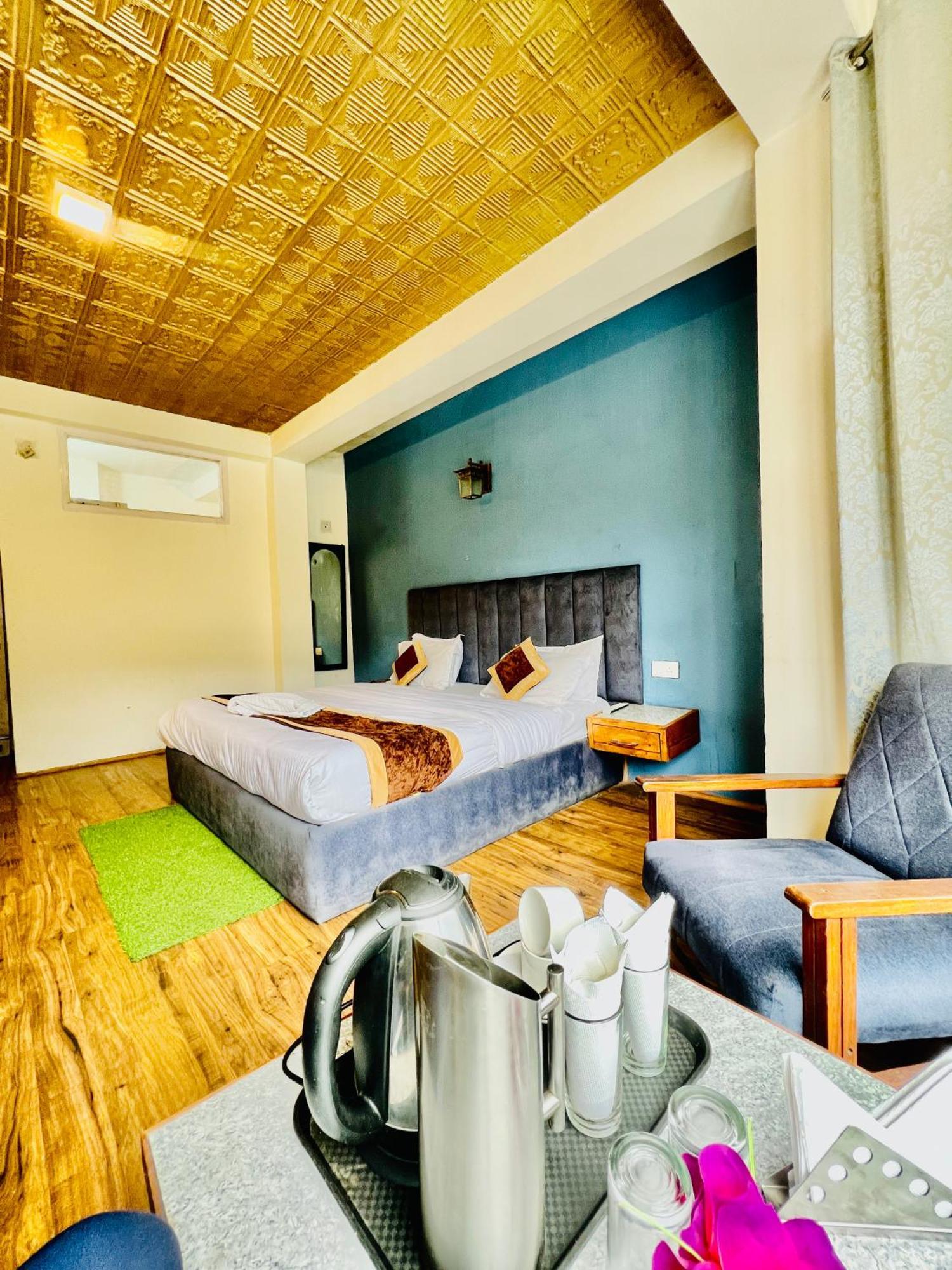 Hotel New # Link Way # Near Zing Bus Stand Manali  Bagian luar foto