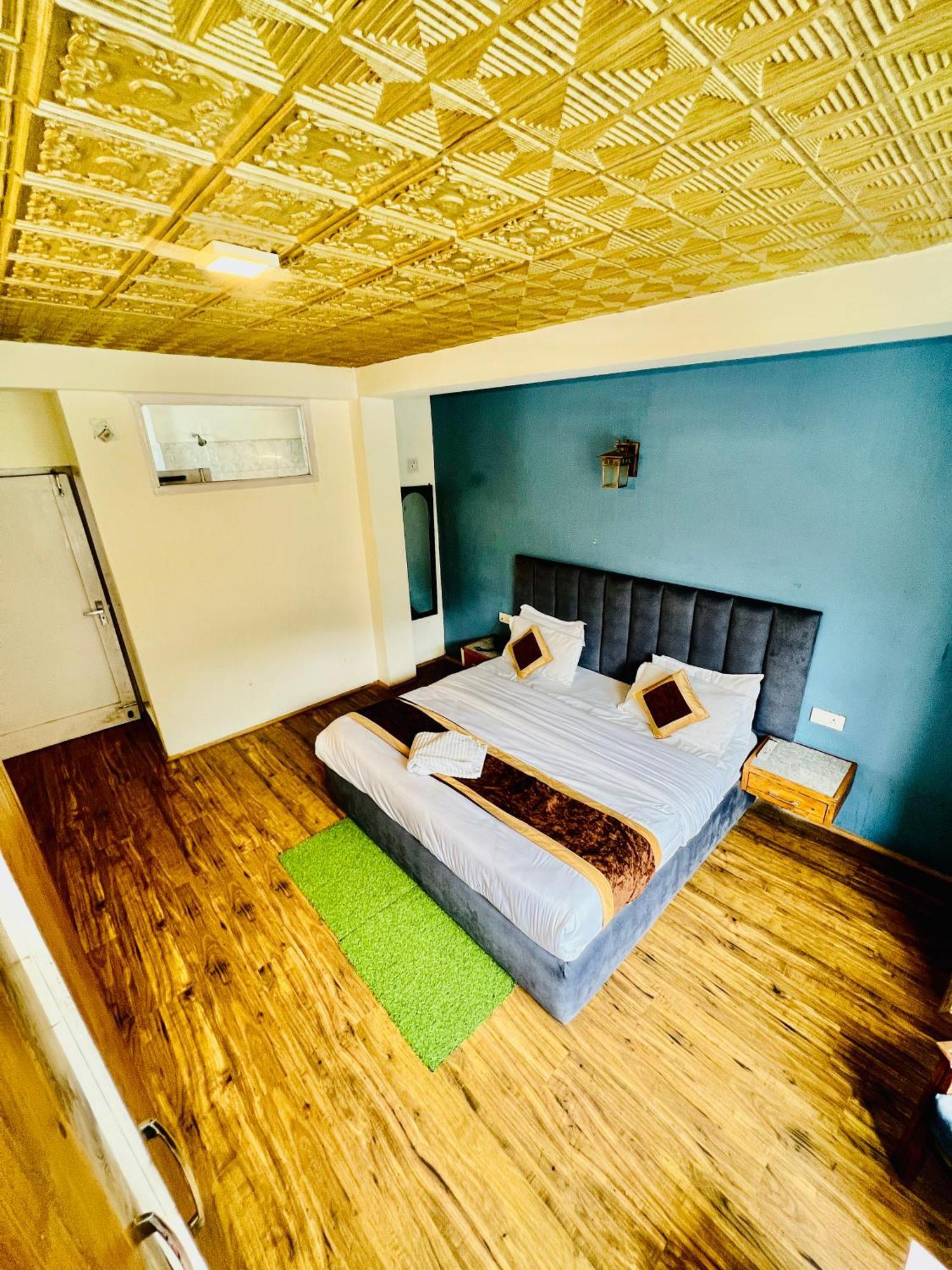 Hotel New # Link Way # Near Zing Bus Stand Manali  Bagian luar foto